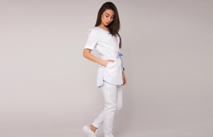 Find Great-Fitting Women’s Scrubs