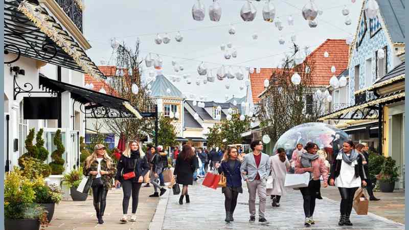 Luxury Shopping Day Experience at La Vallée Village